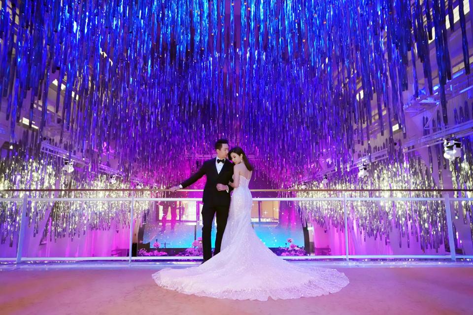Wedding Indoor Super Mewah: 5 Venue dengan Ballroom Ceiling Tinggi & Lampu Kristal Glam 
