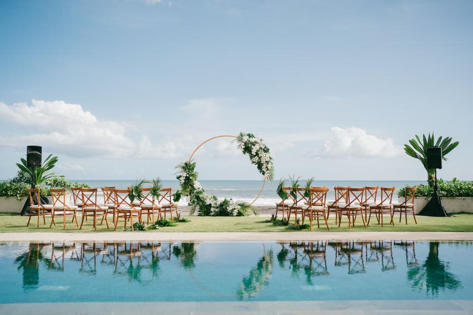 Mau Nikah Cuma Sama Orang Tersayang? Ini 5 Villa Private di Bali Buat Intimate Wedding Paling Eksklusif!